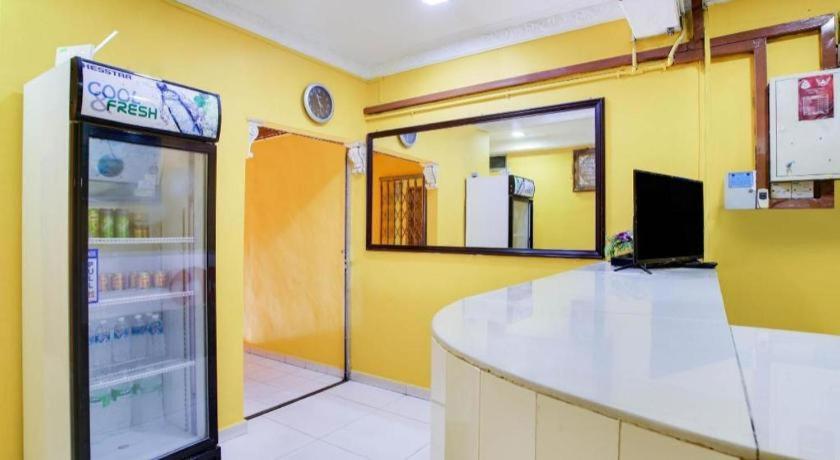 Oyo 89406 Lucky Budget Hotel Нилай Экстерьер фото